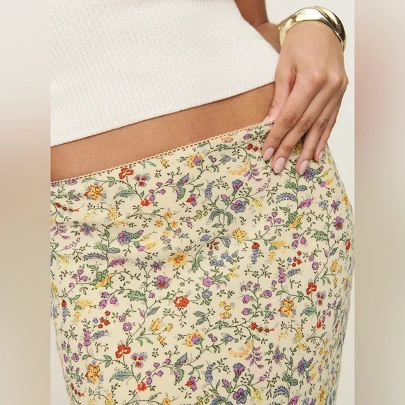 NWT Reformation Layla Skirt in Yellow Floral (Yasmeen) - Picture 3 of 5